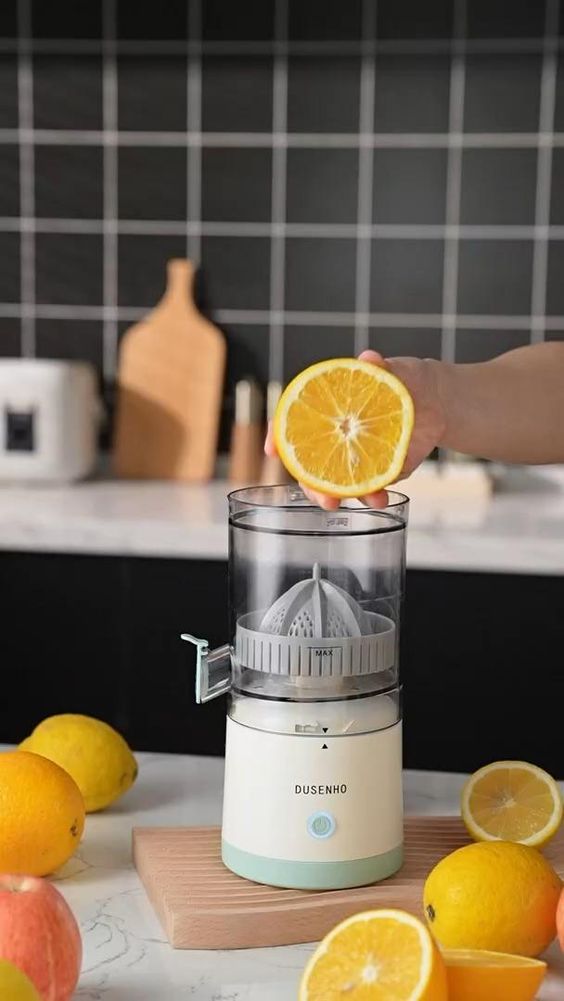 Portable USB Citrus Juicer – Fresh Juice in Seconds